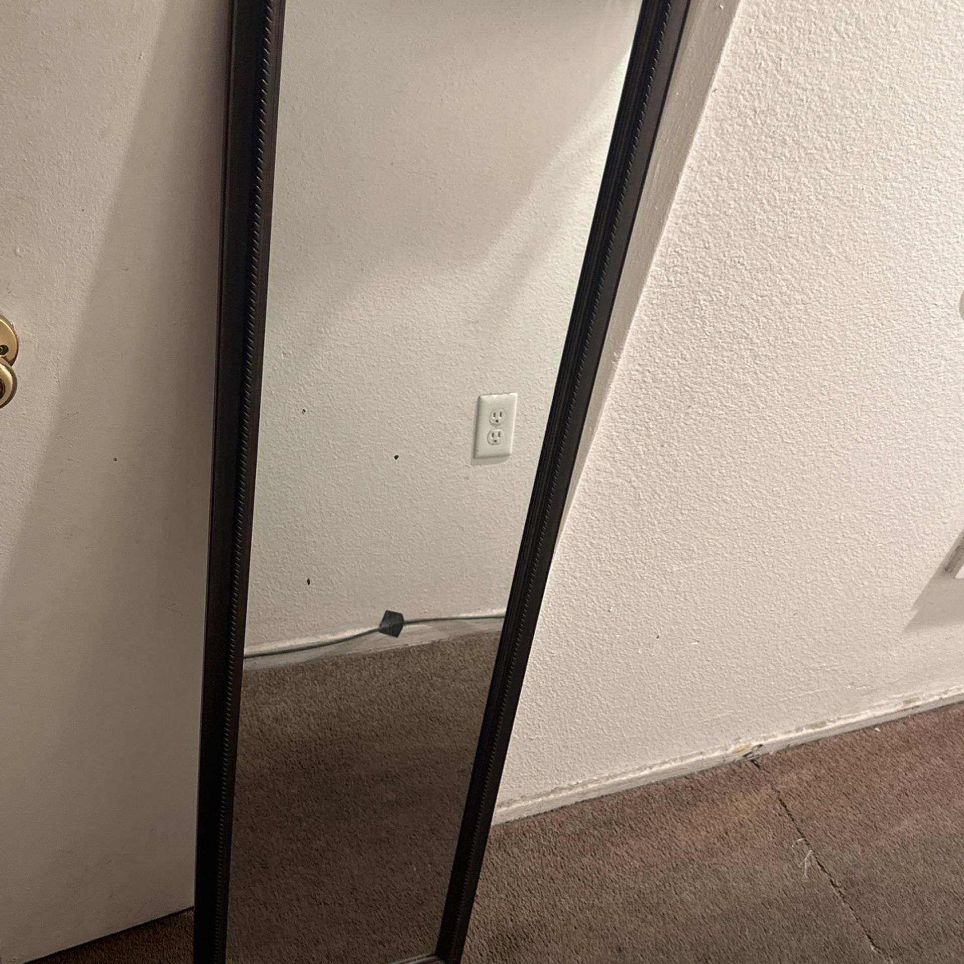 Hanging mirror