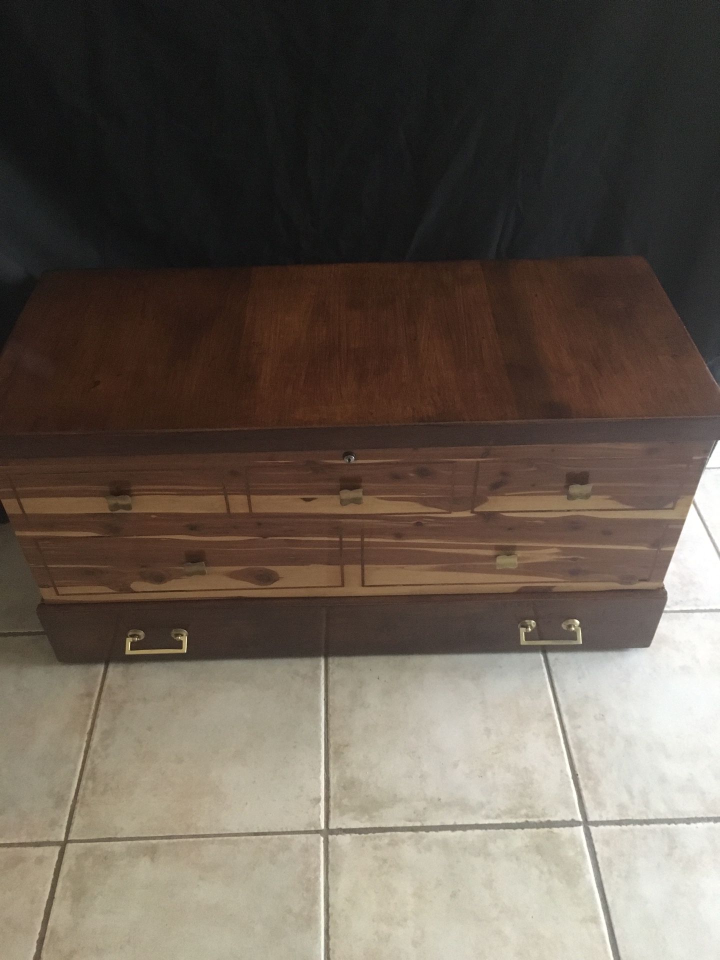 Lane vintage cedar lined blanket chest