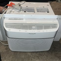 Frigidaire Air Conditioner Wifi Enabled Smart 8000 BTU