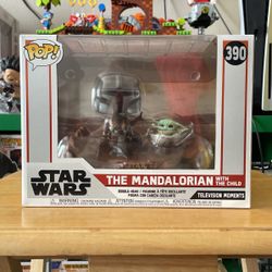 Funko The Mandalorian With The Child