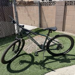 Giant Talon 4 Mountain Bike 