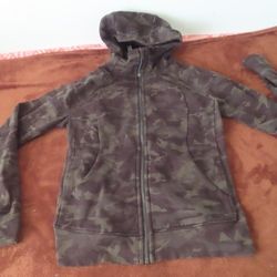 Lululemon Scuba Hoodie Light Cotton Fleece Size 12 - Camo Gator Green Full Zip