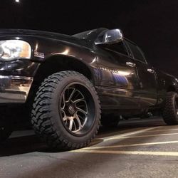 Ram 1500 2.5" Leveling Kit With Installation.