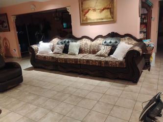 Vintage large Browncouch