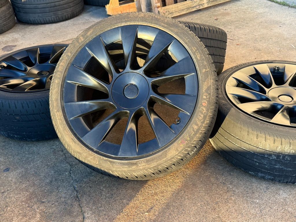 FREE DELIVERY (4) 2024 OEM 20” TESLA MODEL Y INDUCTION RIMS TPMS OEM 255/40R20 Goodyear 65-85%