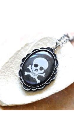 New skull handmade necklace