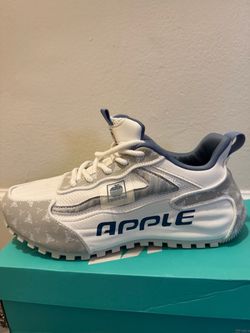APPLE SNEAKERS