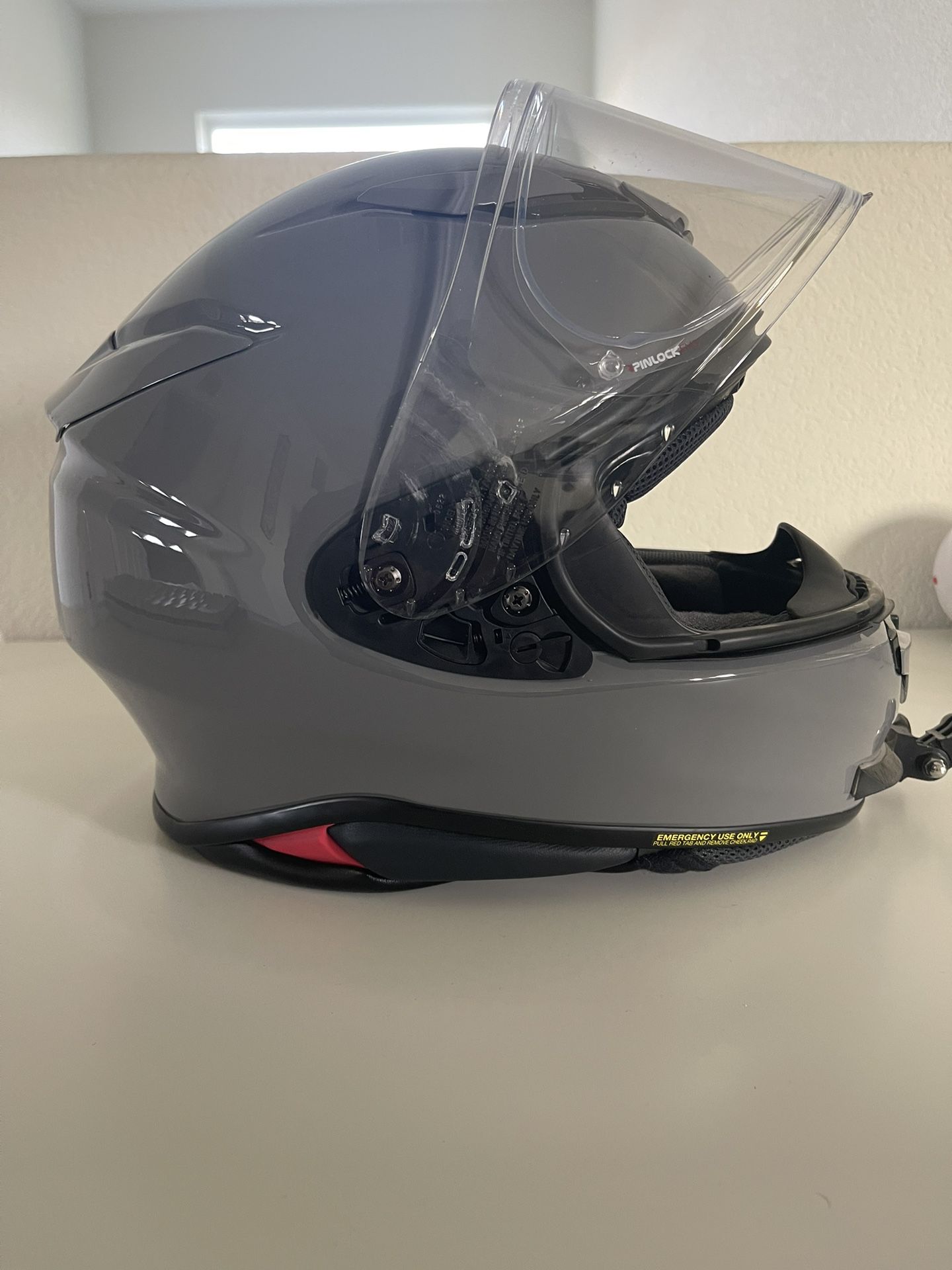 Shoei RF-1400 Motorcycle Helmet + Cardo HD