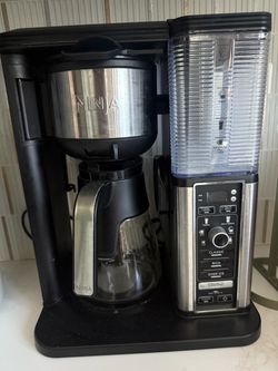 Ninja Coffee Maker, 10-Cup Carafe, Fold-Away Frother, Black, CM401