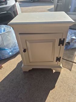 Night stand