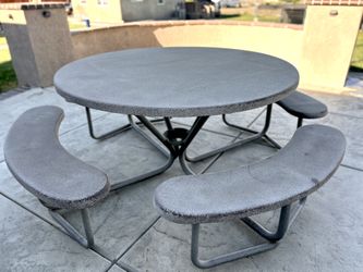 Round Picnic Table  Heavy duty 