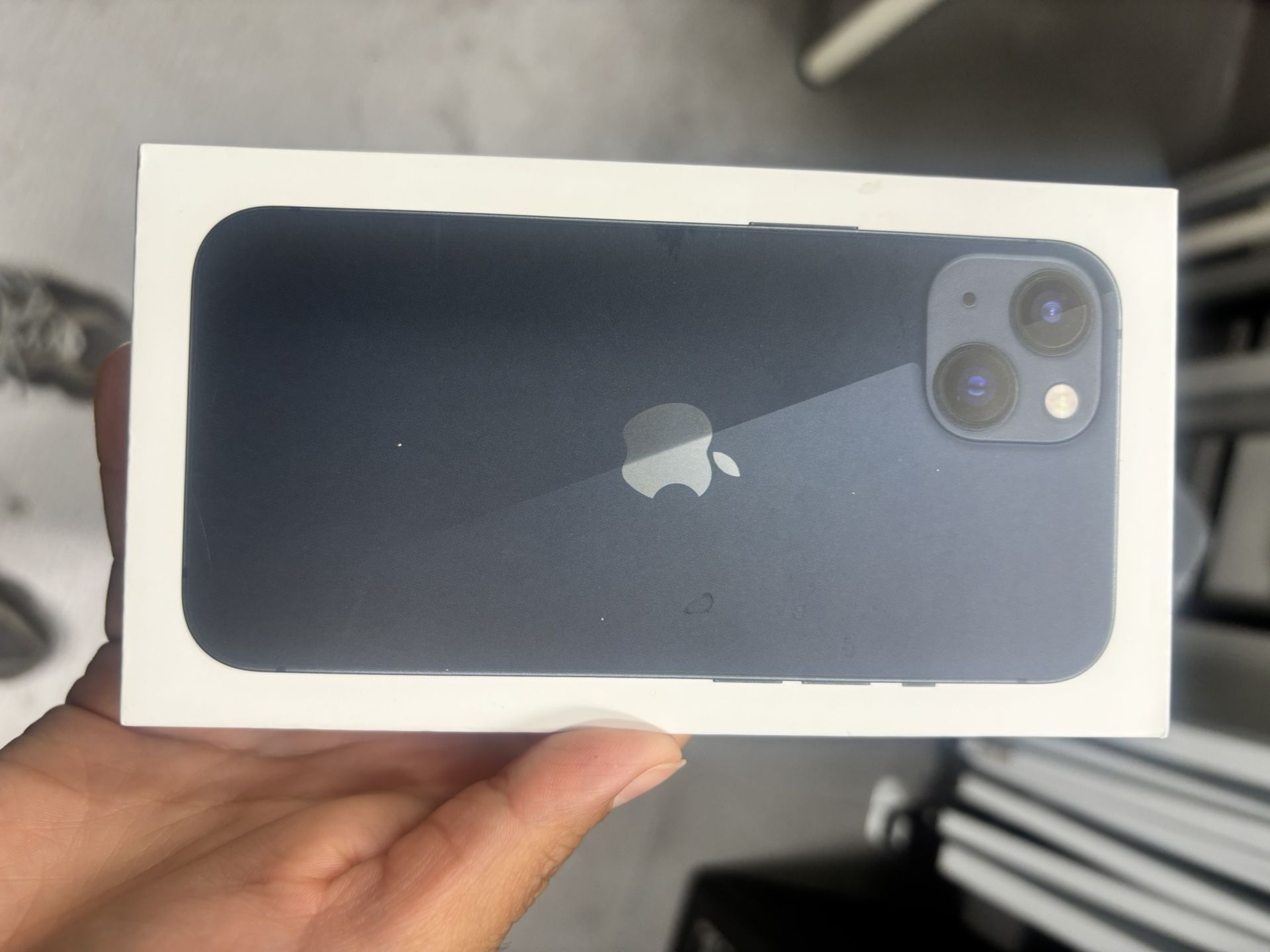 iPhone 13 Regular