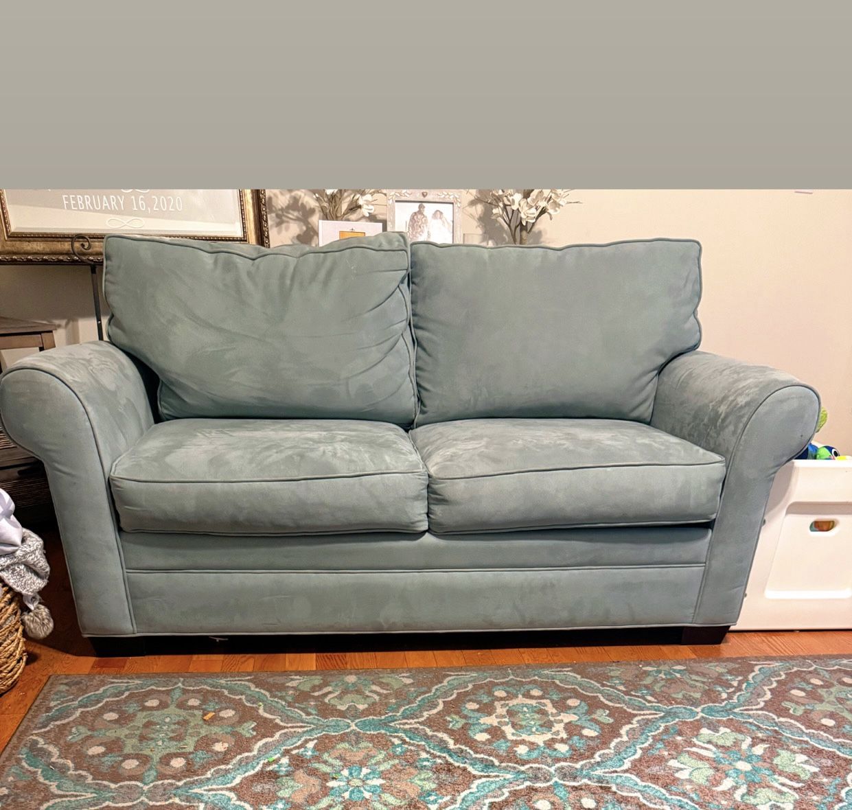Cindy Crawford queen sleeper sofa and love seat