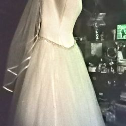 Oleg Cassini Wedding Dress/Prom/Ballroom