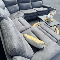 City Furniture Gray Electric Recliner Sectional🩶