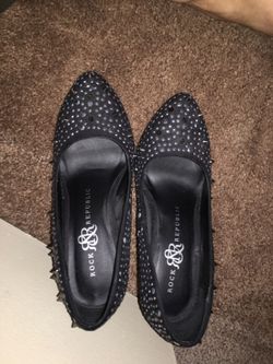 Woman's size 7 heels