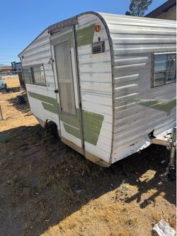 Vintage trailer 64 cardinal