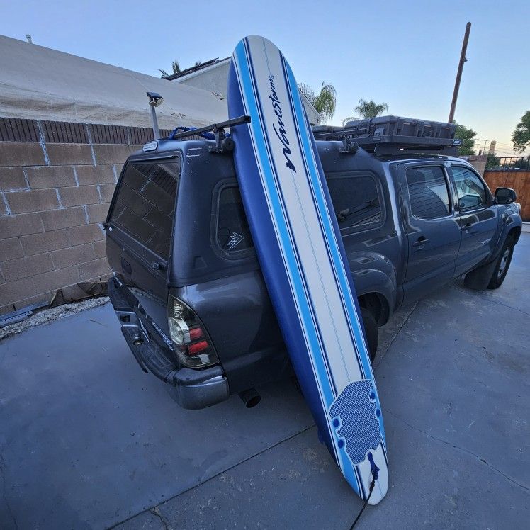 8ft Wavestorm Foam Surfboard With Leash, never used, in good condition