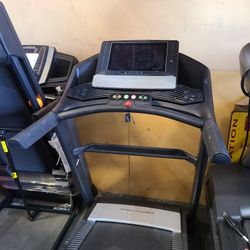 USED carbon T14 - 12% incline 10% max speed - Fan not functional - 