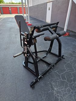 Hammer Strength Seated Leg Curl + 45x2 + 25x2. Miami 33130. Delivery for extra

Professional-grade Hammer Strength plate-loaded seated leg curl machin