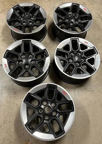 Jeeps Rims Seminuevos Set De 3 Rines