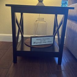 End Table With Lamp 