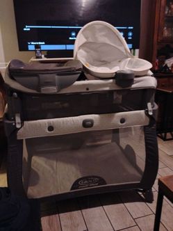Graco Pack 'n Play Playard with Bassinet
