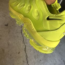 nike size 9.5, 11,12