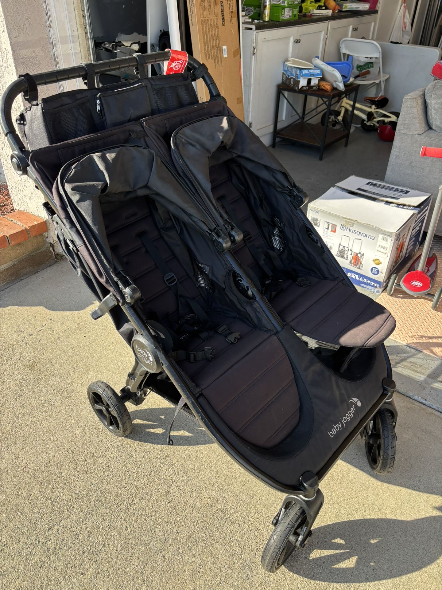 Baby Jogger city Mini double Stroller w Car Seat Adapters