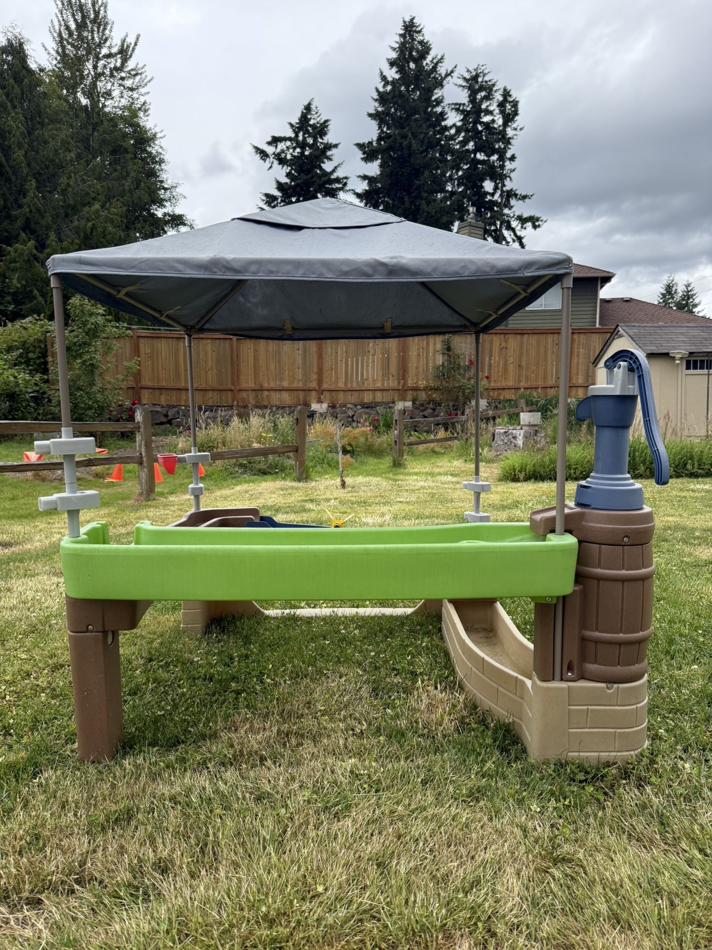 Pump & Splash Shady Oasis