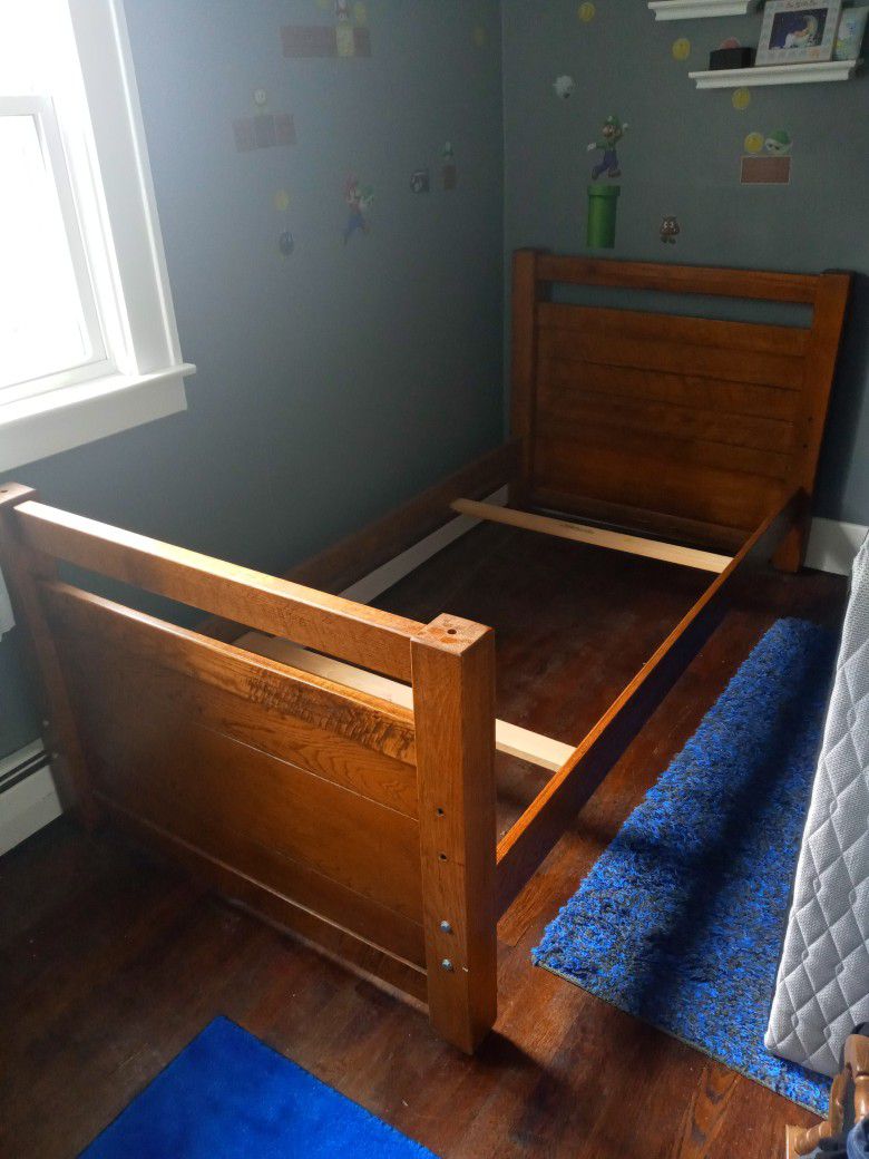 Twin Bed Solid Wood. 