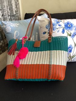 Guatemalan handcrafted purse with leather straps