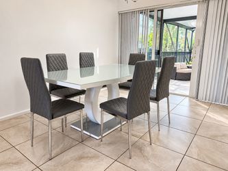 LIKE NEW Modern Dining Set  ✨