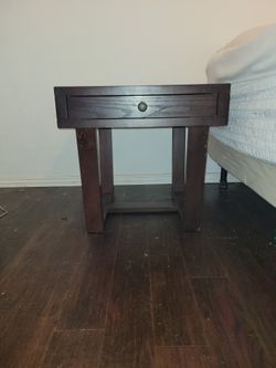 Side Table Dark WOOD