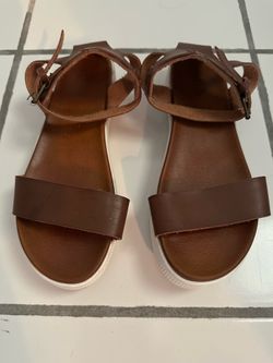 Mia Ellen platform sandal