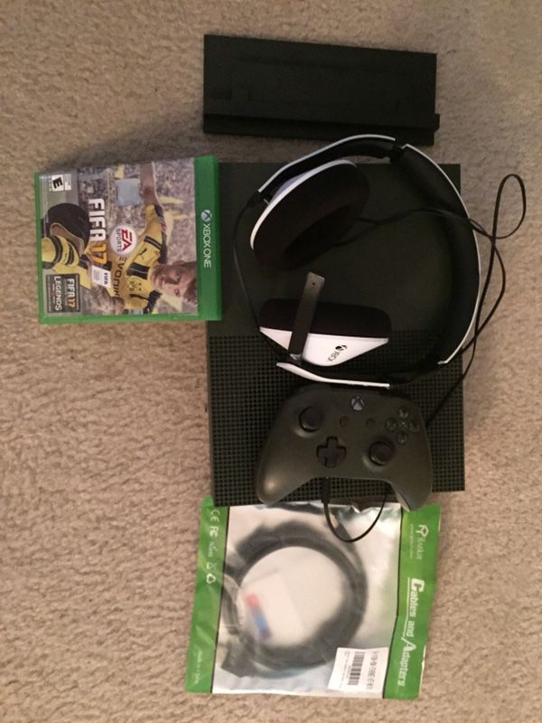 XBOX ONE 1TGB like new. Price is not negotiable