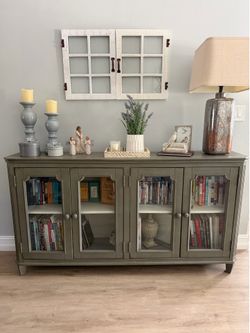 Credenza/Cabinet