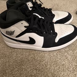 Jordan 1 High Black & White