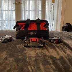 CHICAGO PNEUMATIC CHARGER BATTRY COMBO WITH CARRY CASE