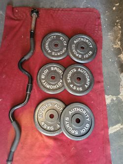 EZ-CURLBAR. 1" HOLE  60LBs.  
6-10s
11525 S HALSTED /7111.S WESTERN
65$  CASH ONLY AS IS.