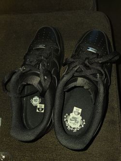 Black  Nike low tops AF1