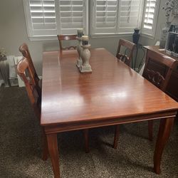 Dining room Table With Leaf & 5 Chairs 