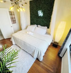 Queen Beds Set - Like New Condition!”