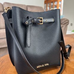 MK bucket Purse/crossbody