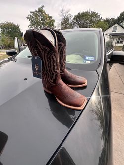 Boots men