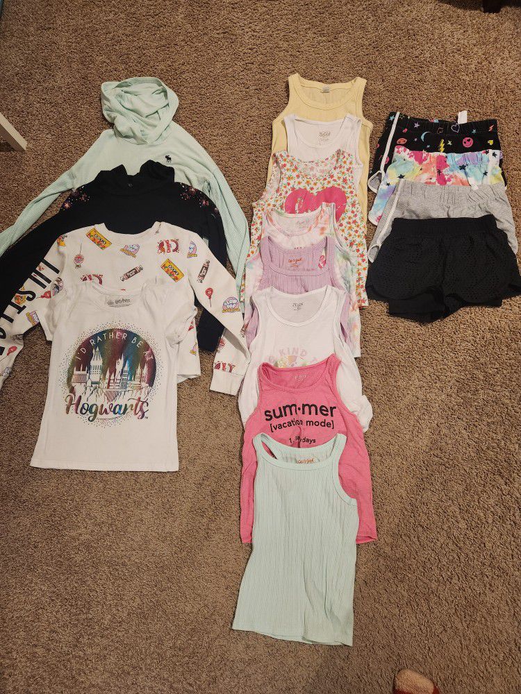 Several Pieces of Girls Clothing Size 7/8