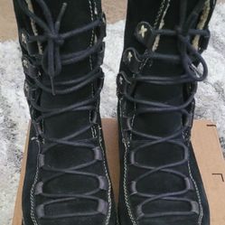 Black Lace-Up Timberland Winter Boots with Fur Lining