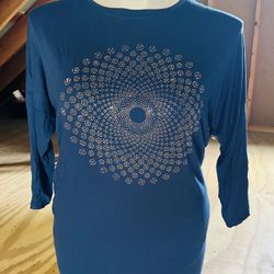 Very Nice Women Shirt Size  (S/m) Used Like New Only $15