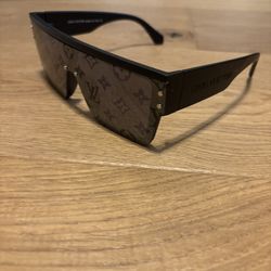 Louis Vuitton Sunglasses Black - Brand New