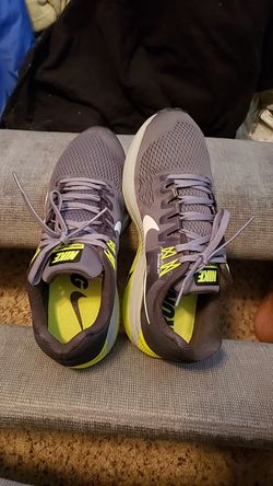 Men's Nike Zoom Structure 21 ( SIZE 7.5 )